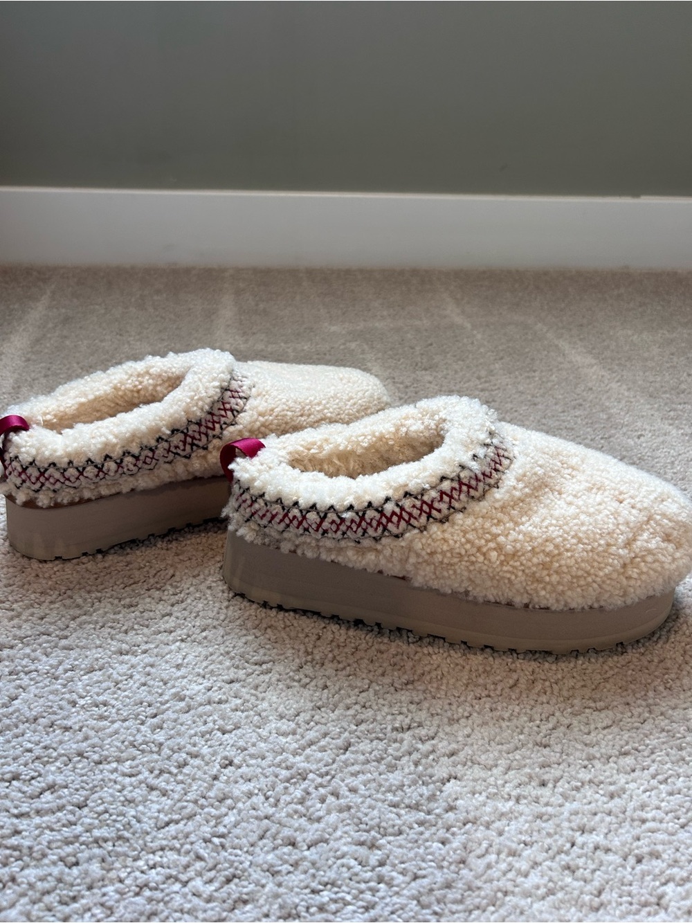 Ugg Tazz Cream Sherpa Slippers